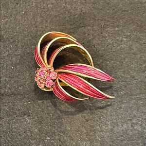 Vintage Weiss Purple and Pink Rhinestone Brooch Gold Tone